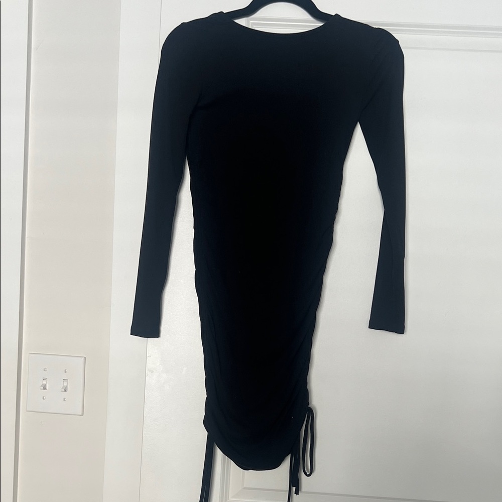 NEW NEVER WORN- Chic Black Long Sleeve Dress